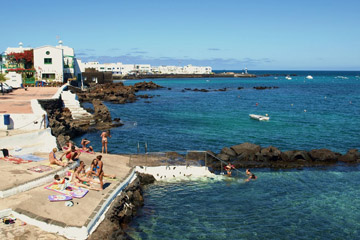 The natural pools of Punta Mujeres-Calle Bajo el Espino