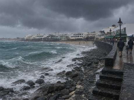 Showers and a Chance of Thunder for Lanzarote on Wednesday as DANA Passes