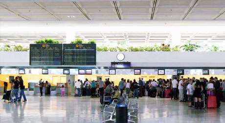Many Flights Delayed And Diverted In Lanzarote Airport